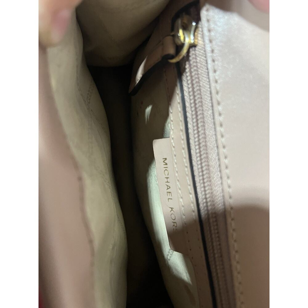 Michael Kors Ludlow Top Handle Crossbody Bag Signature White Rose Leather B2K - Picture 2 of 6